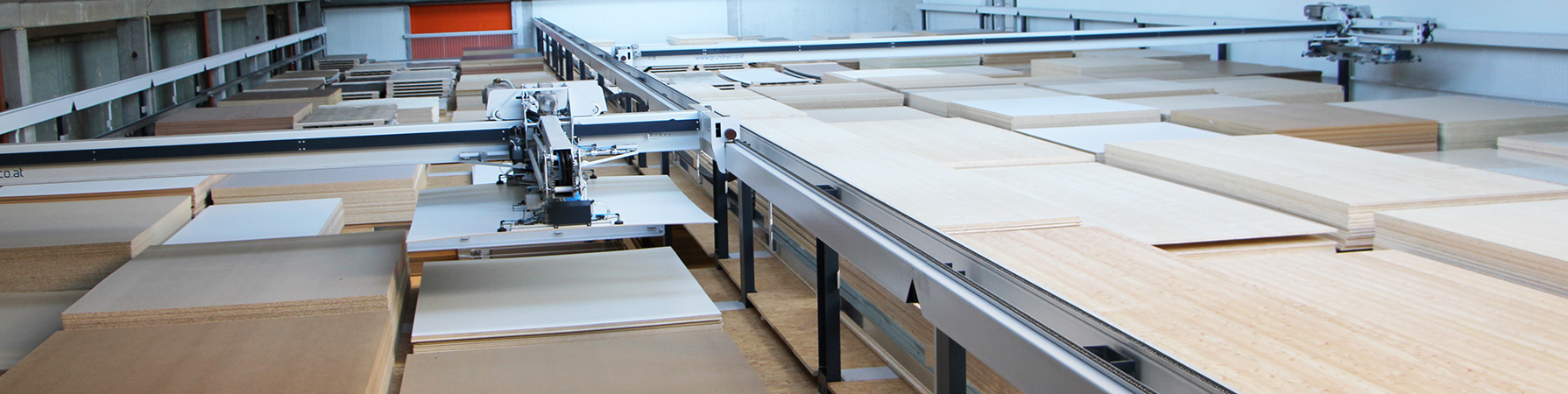 Holzlogistikzentrum – modernes, automatisiertes Lager mit 1.300 m² Plattensortiment und effizienter Materialverwaltung